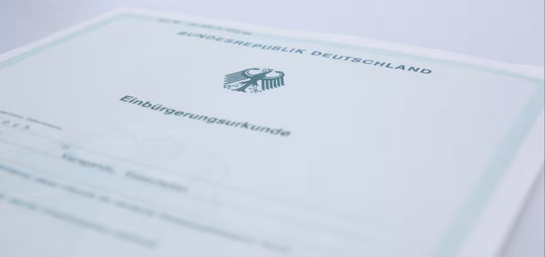 Foto einer Einbürgerungsurkunde